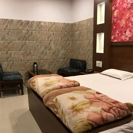 Hotel Natraj Bulandshahr Dış mekan fotoğraf