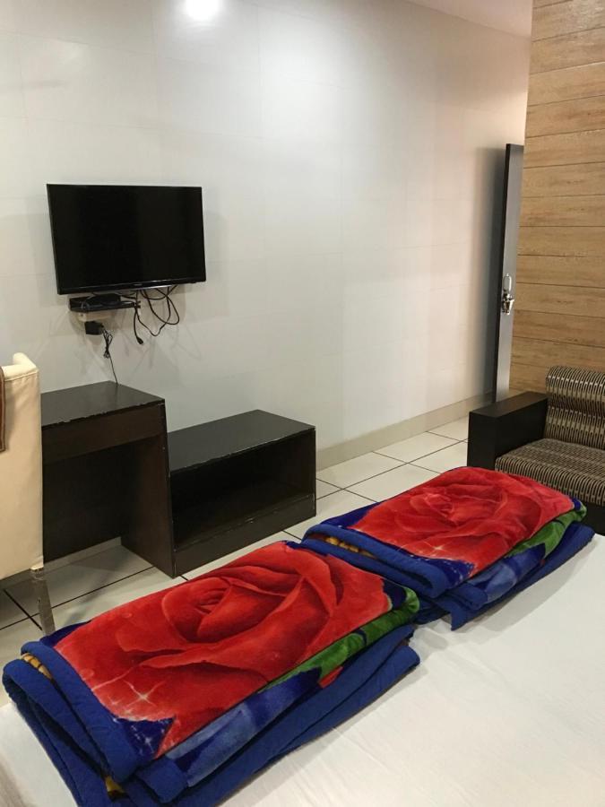 Hotel Natraj Bulandshahr Dış mekan fotoğraf