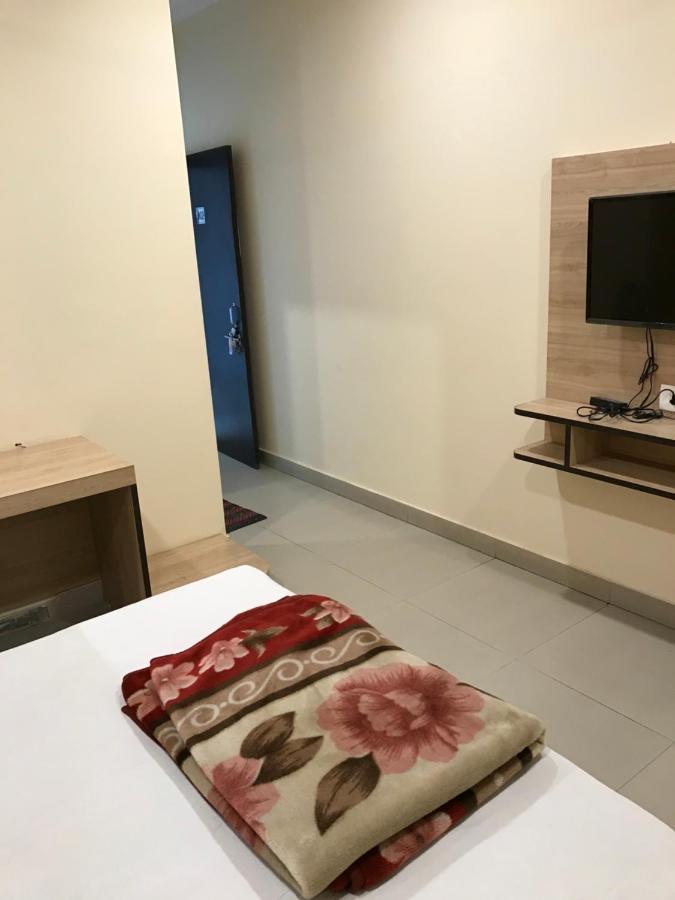 Hotel Natraj Bulandshahr Dış mekan fotoğraf